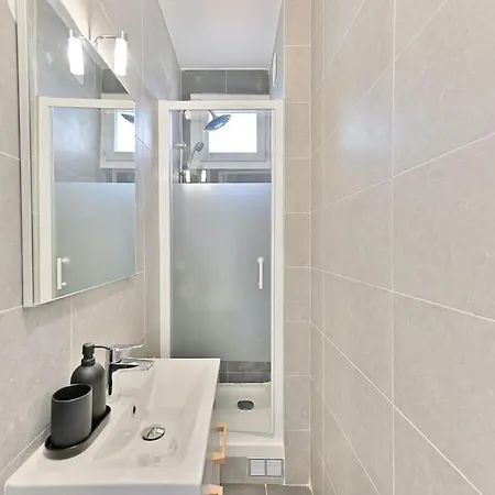 Appartement Magnifique 2 Pieces Dans La Banlieue Parisienne