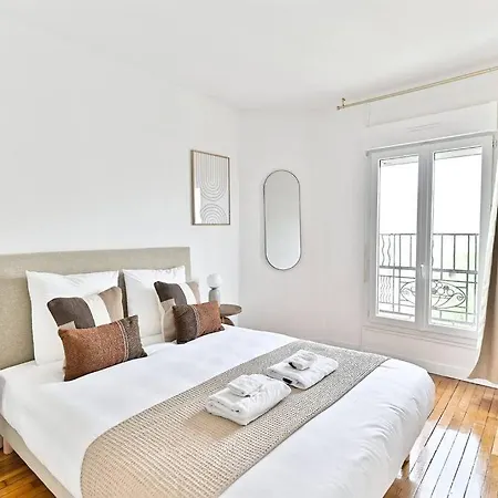 Appartement Magnifique 2 Pieces Dans La Banlieue Parisienne *